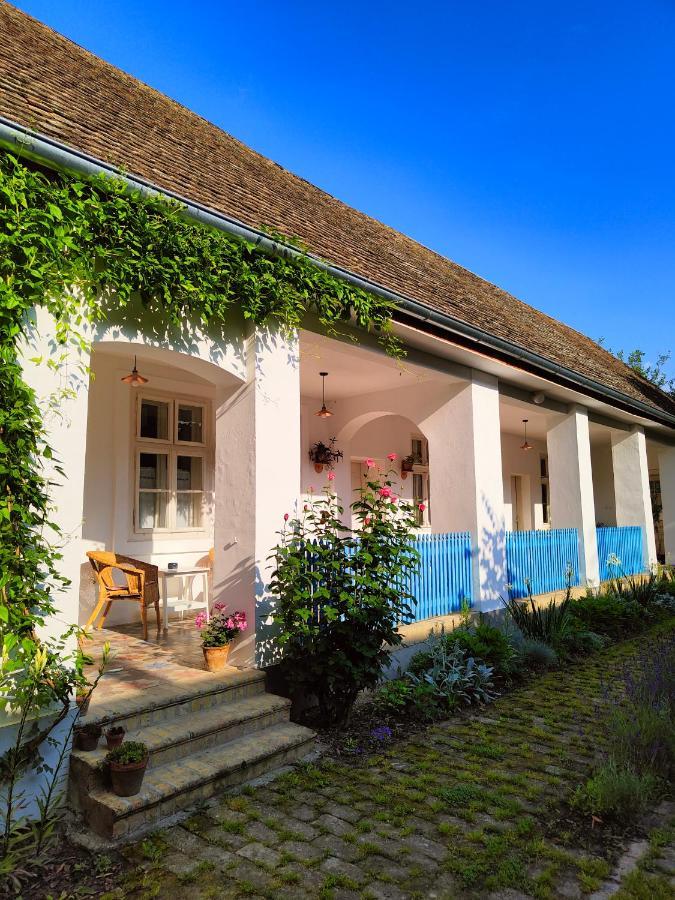 Bed and Breakfast Ethno&Coffee House Tulip Glozan Exterior foto