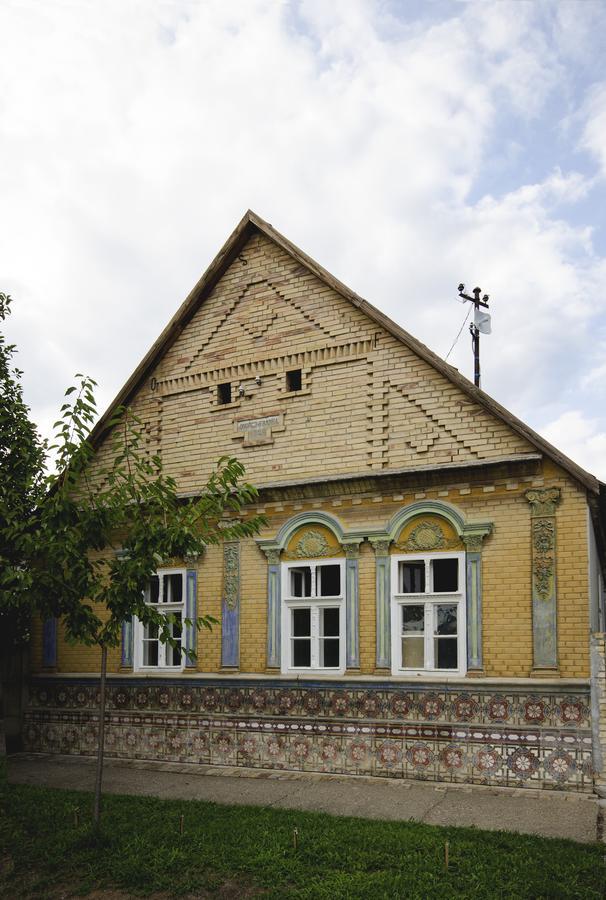Bed and Breakfast Ethno&Coffee House Tulip Glozan Exterior foto