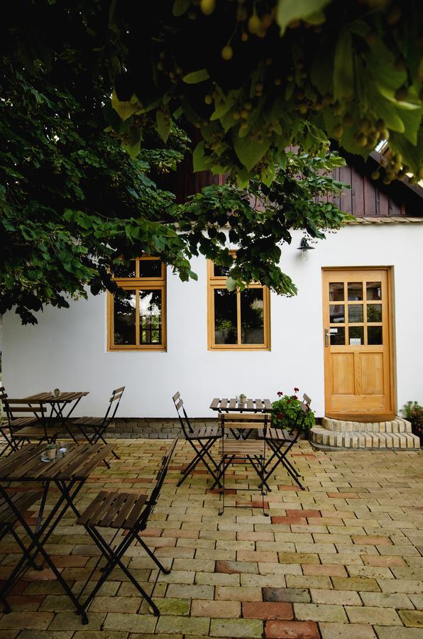 Bed and Breakfast Ethno&Coffee House Tulip Glozan Exterior foto